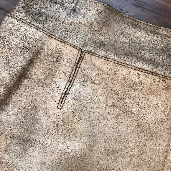 BCBG MaxAzaria Gold leather skirt - Picture 2 of 11